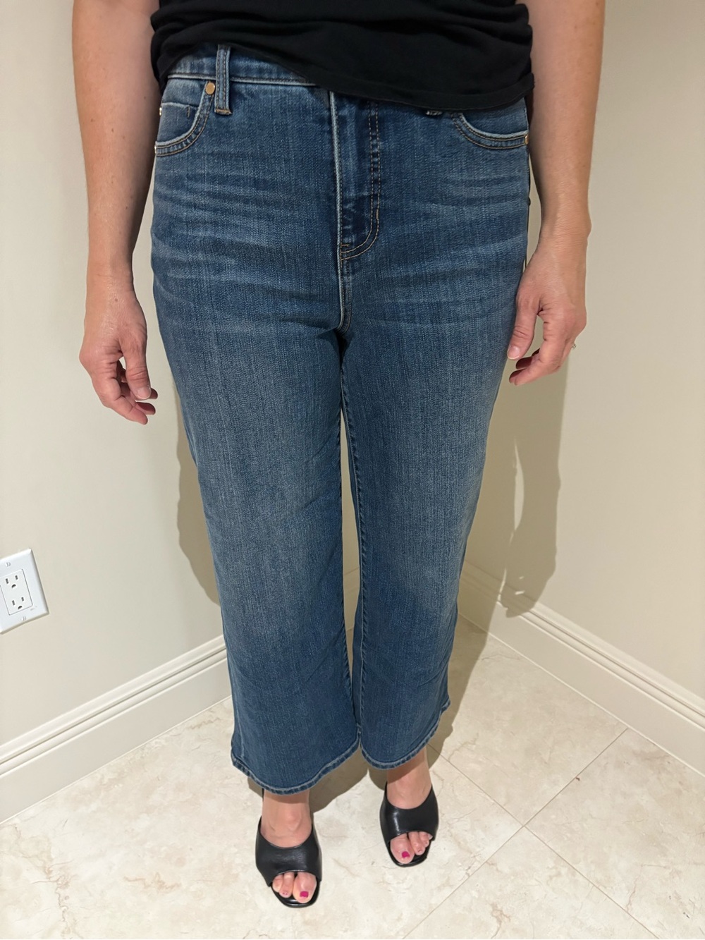Liverpool LA: stride high rise crop jean 
color: wabash    ins: 26”